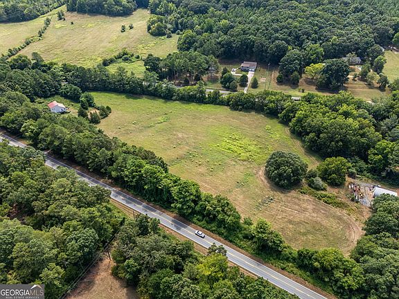 3rd image of 462 Hall Station Rd