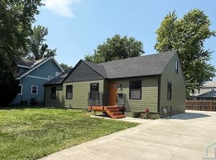 323 Linden Ave, Vermillion, SD 57069