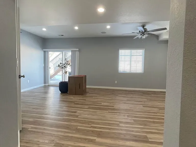 1159 E Hopkins Dr — Photo 19