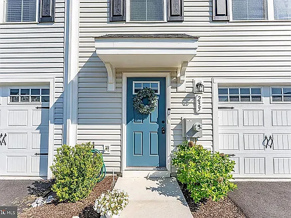 235 Hamilton Ln — Photo 1