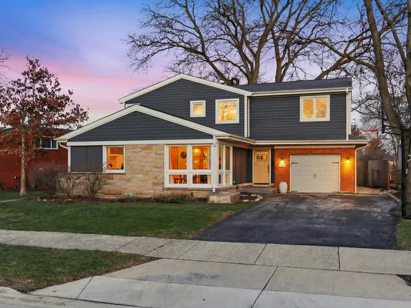 334 E Huntington Ln, Elmhurst, IL 60126