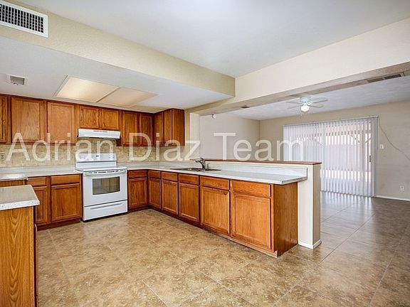 4th image of 8819 W Avalon Dr