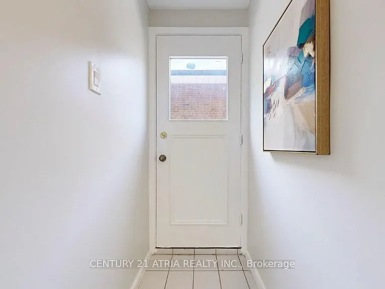 60 Beacham Cres #LOWER — Photo 5