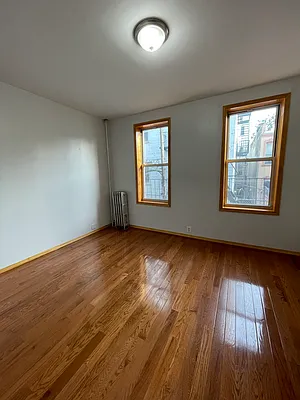 Rented by New York Realty Minimax Inc | media 7