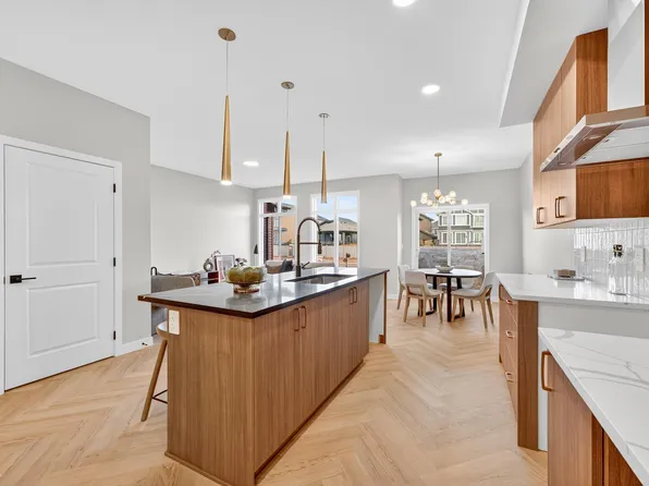 8245 Kiriak Loop, Edmonton, AB T6W 5S2