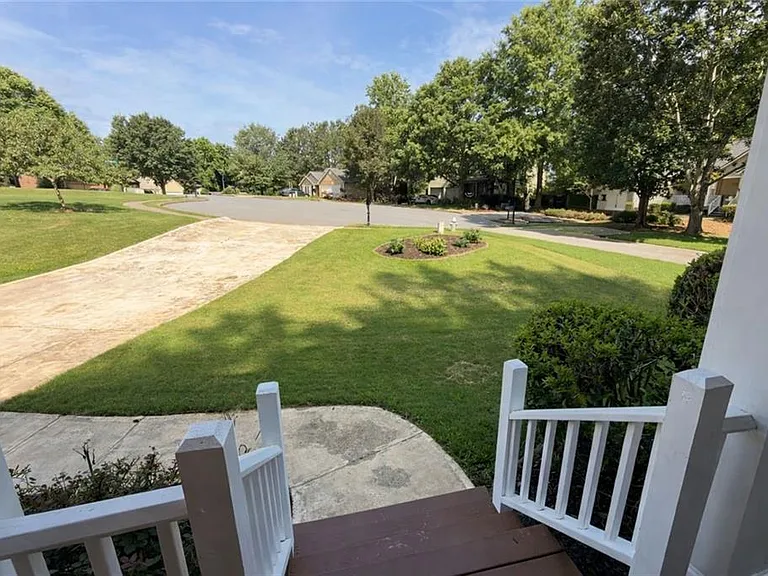 5706 Amberside Ln — Photo 8