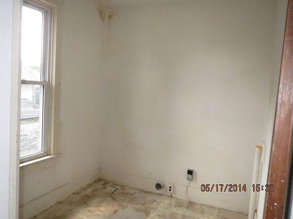 3rd image of 847 Faustina Ave #1/2