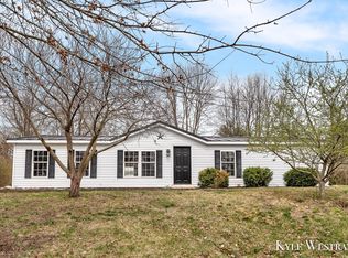 6212 Woods Trail Dr, Delton, MI