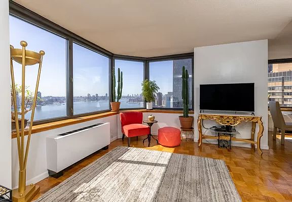 3rd image of 415 E 37th St APT 33F