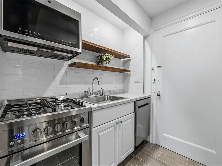 14 N Chatsworth Ave #1K — Photo 3