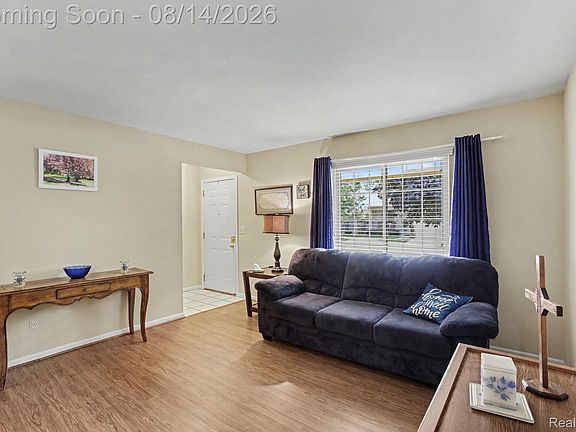 5th image of 41595 Berly Dr
