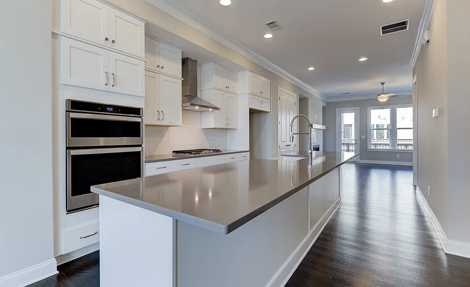 1605 Aldworth Pl SE photo 1