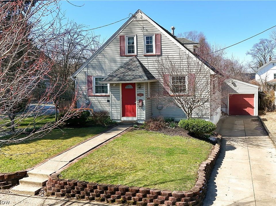 1st image of 2452 Clara St