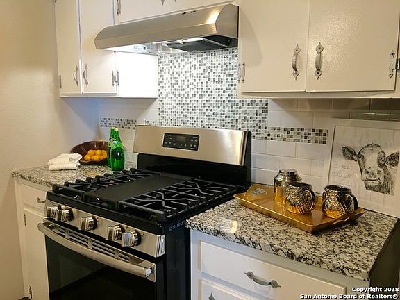5th image of 403 Senova Dr