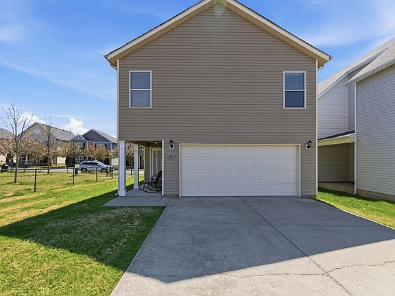 5th image of 1613 Sprucedale Dr