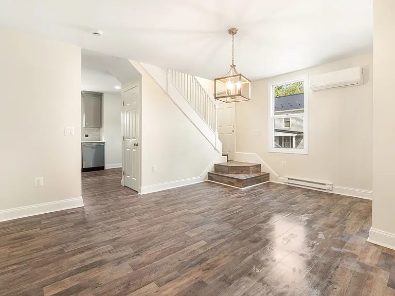 110 N Antietam St — Photo 5