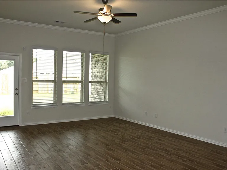 4408 Mimic Dr — Photo 7