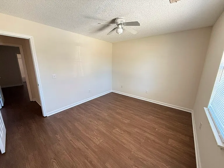 1108B Holden Dr #B — Photo 12