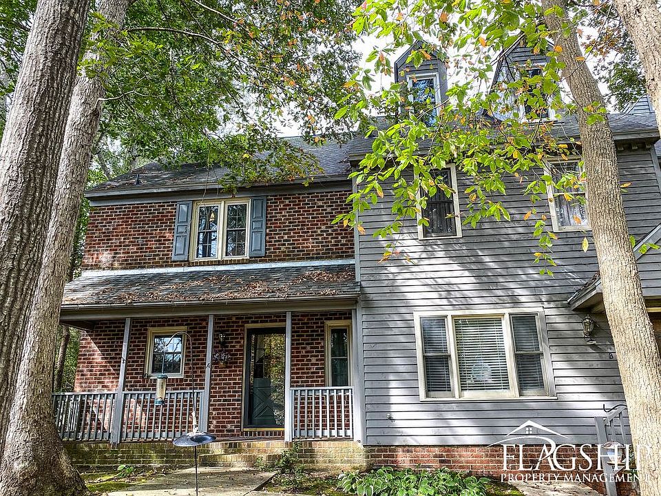 1st image of 2901A Sussex St