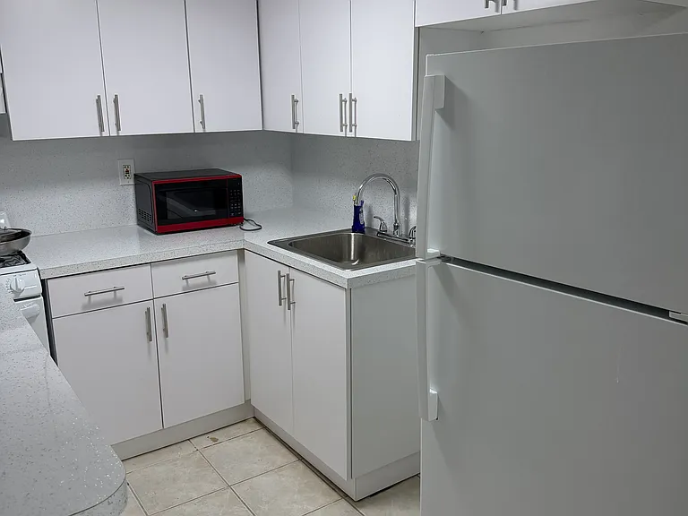 1330 W 54th St #215B — Photo 2