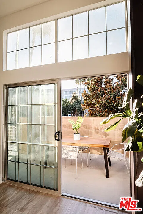 2 bed, 1660 sqft, $6,000 — Photo 3