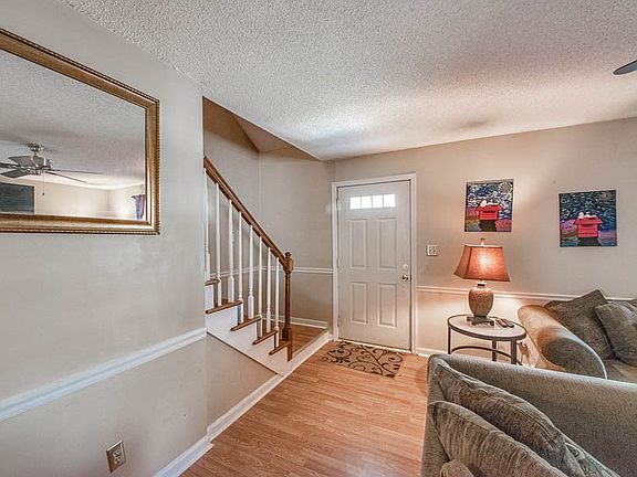 3rd image of 2456 Riverlook Dr