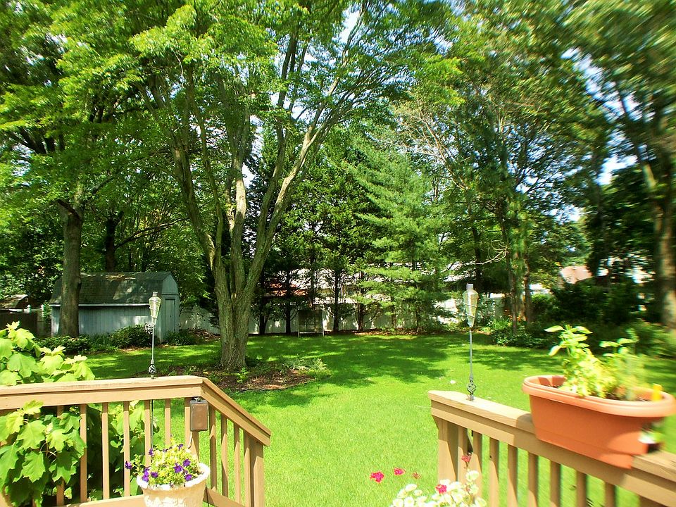 2nd image of 2739 Riverview Dr