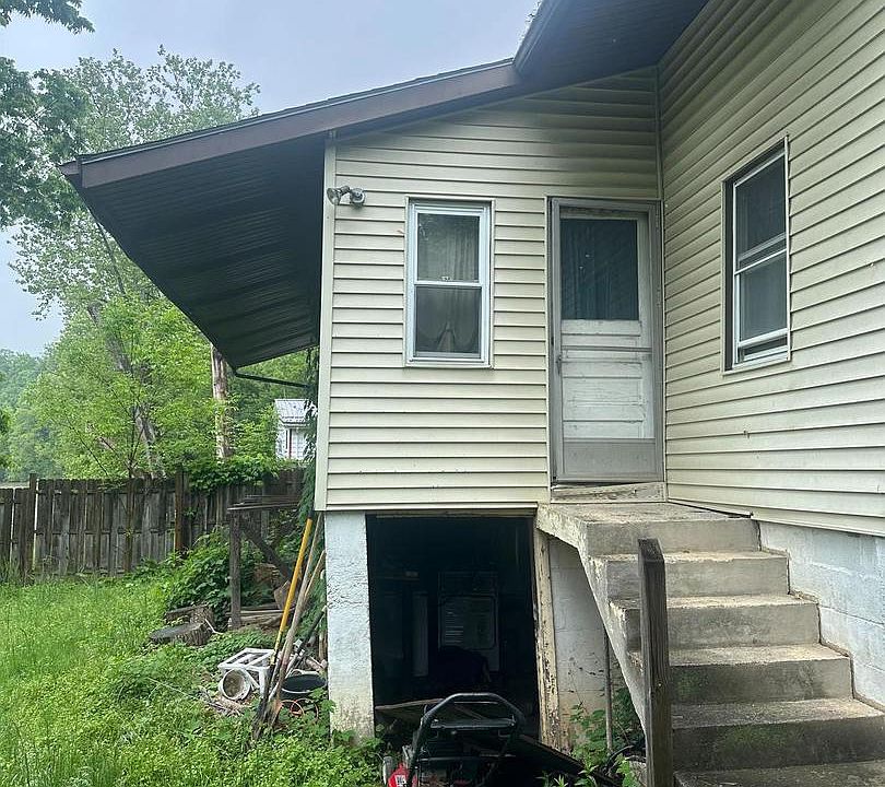 1st image of 4105 Sears Run Dr