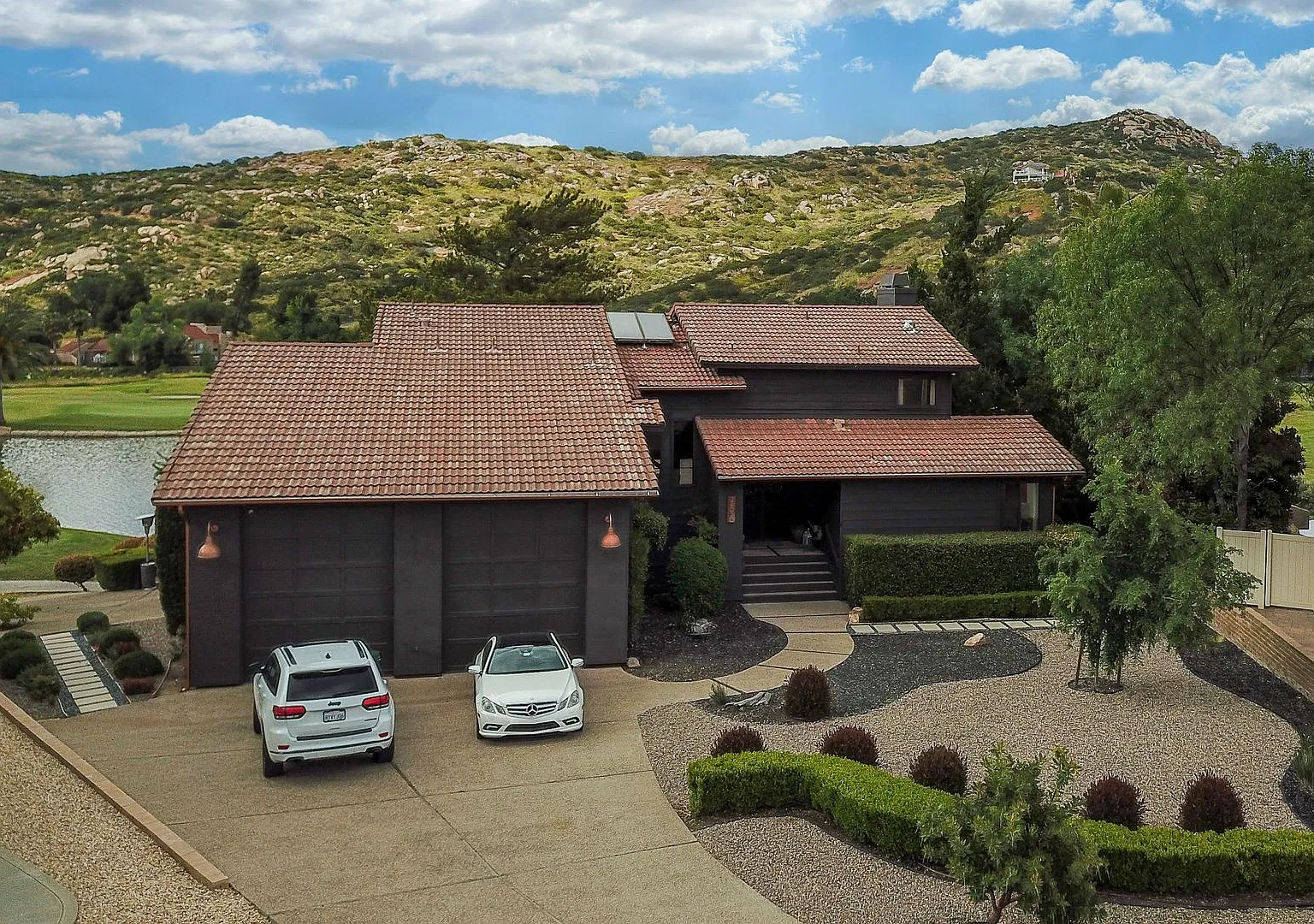 Stunning Executive Style home on 18th hole of San Vicente Golf Course — Photo 4