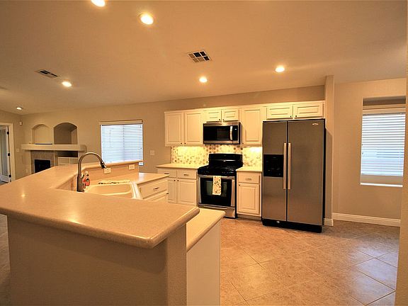 3rd image of 4461 Meadowlark Wing Way