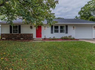 805 Fairoaks Dr, Champaign, IL 61821