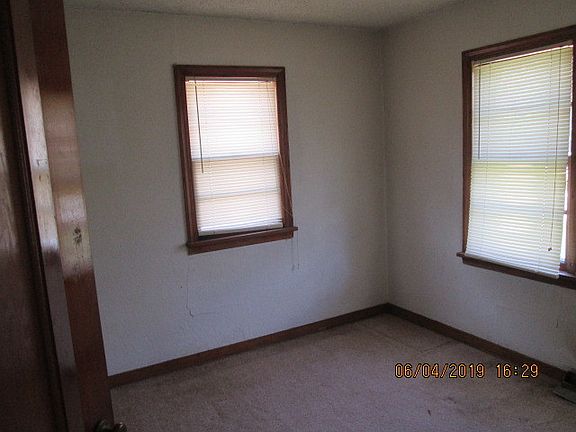 4th image of 7516 Grenville St