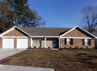 2890 S Mendenhall Rd, Memphis, TN 38115