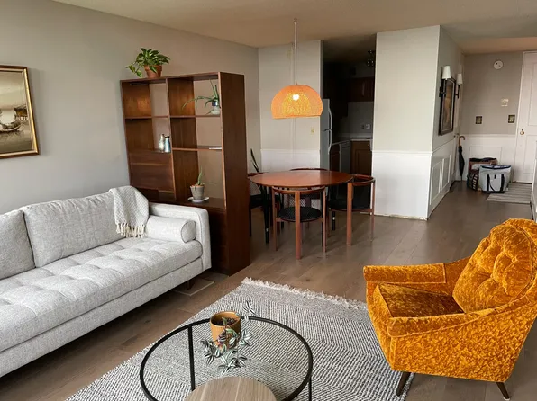 929 N Astor St Unit 904, Milwaukee, WI 53202