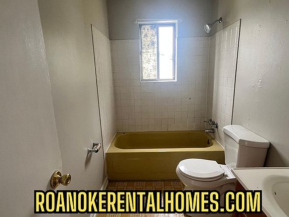 3rd image of 2034 Purcell Ave NE #2034