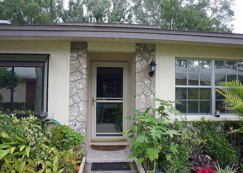 1st image of 865 Maclaren Dr N APT B