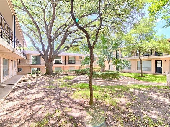 Courtyard area. Love to grill? Make use of the barbecue grill (not pictured) available to all residents.