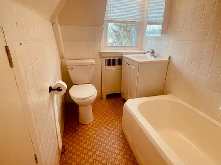 500 Manor House Ln — Photo 19