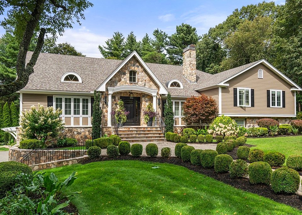 1st image of 11 Hillcrest Rd