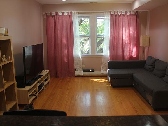 2nd image of 2340 W Rosemont Ave APT 3