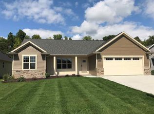 2936 Villa Way, Menasha, WI 54952