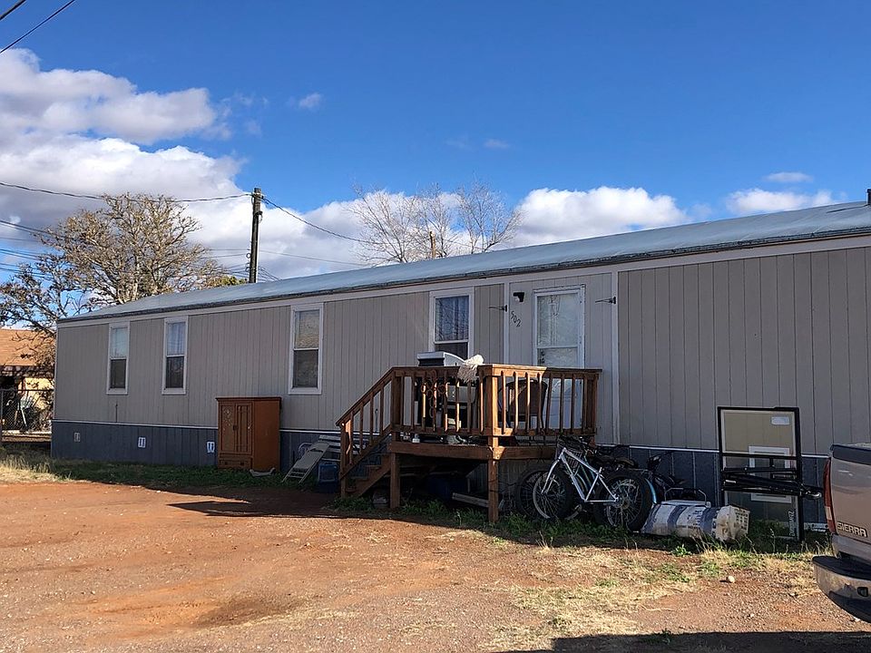 2nd image of 502 E Avenue F