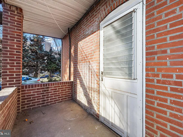 1522 W 7th St #1 — Photo 14