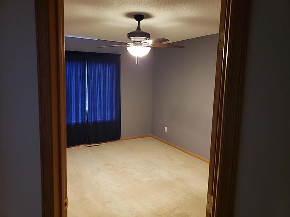 4th image of 8837 Hastings Cir NE