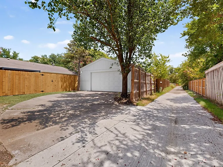 1004 Cross Bend Rd — Photo 44