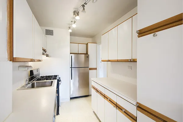 Sold by Stribling | media 4
