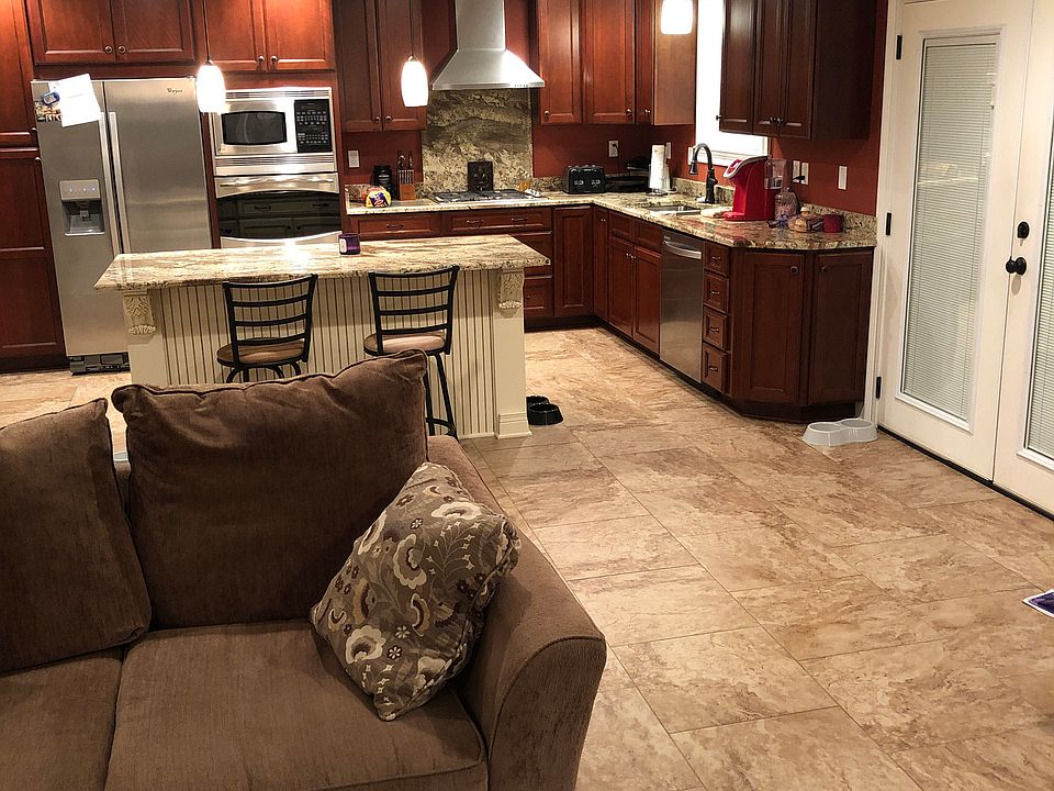 1st image of 4920 Wade Dr