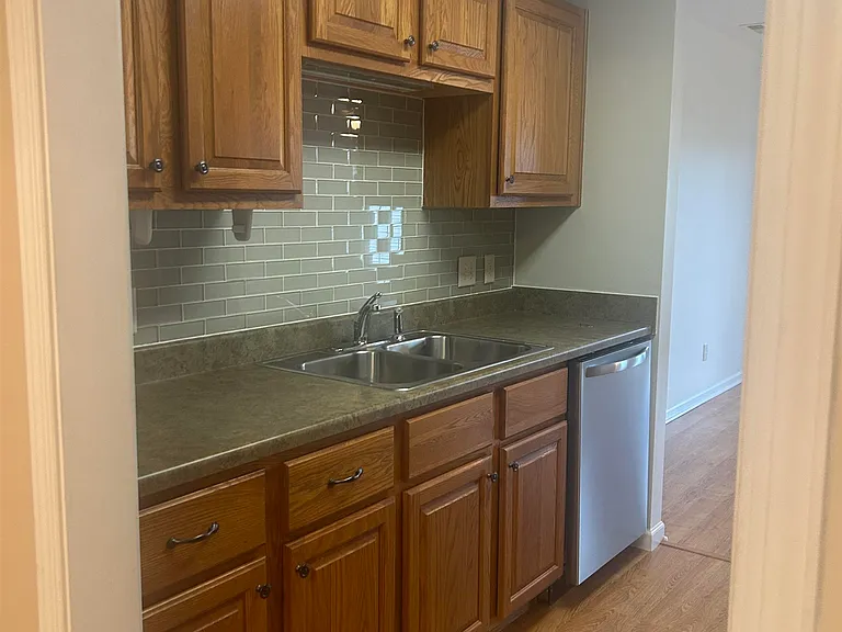 125 Joyce Dr — Photo 8