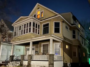 1087 Forest Rd, Schenectady, NY 12303