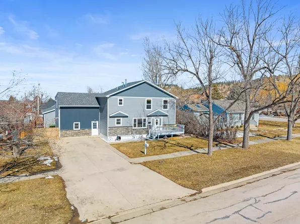240 E Michigan St, Spearfish, SD 57783
